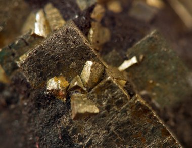 Crystal, külçe, altın, bronz, bakır, demir. Makro
