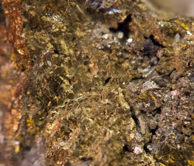 Crystal, külçe, altın, bronz, bakır, demir. Makro. aşırı yakın