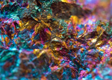 Crystal, külçe, altın, bronz, bakır, demir. Makro. aşırı yakın