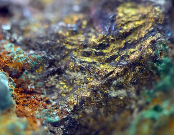 Crystal,nugget, gold, bronze, copper, iron. Macro. Extreme close — Stock Photo, Image