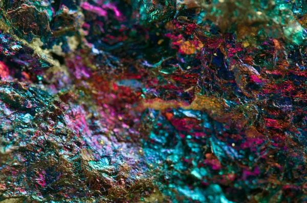 Crystal, külçe, altın, bronz, bakır, demir. Makro. aşırı yakın