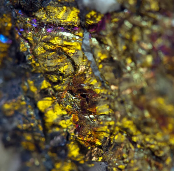 Crystal,nugget, gold, bronze, copper, iron. Macro. Extreme close — Stock Photo, Image