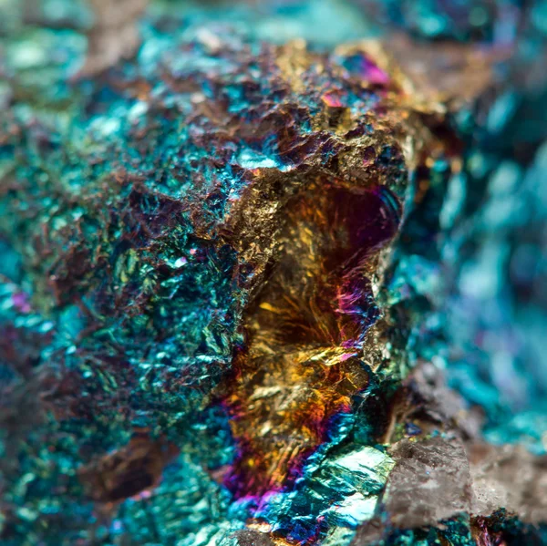 Crystal,nugget, gold, bronze, copper, iron. Macro. Extreme close — Stock Photo, Image