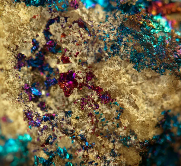 Crystal,nugget, gold, bronze, copper, iron. Macro. Extreme close — Stock Photo, Image