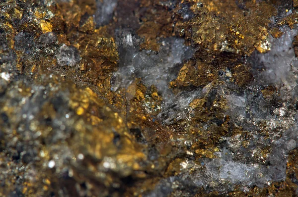 Crystal,nugget, gold, bronze, copper, iron. Macro. — Stock Photo, Image