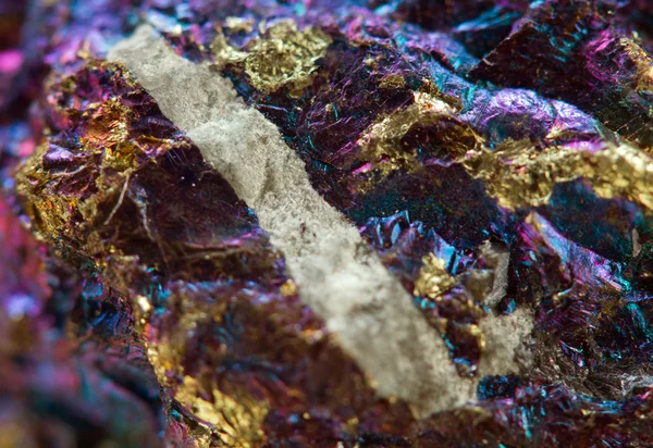 Crystal,nugget, gold, bronze, copper, iron. Macro. Extreme close — Stock Photo, Image