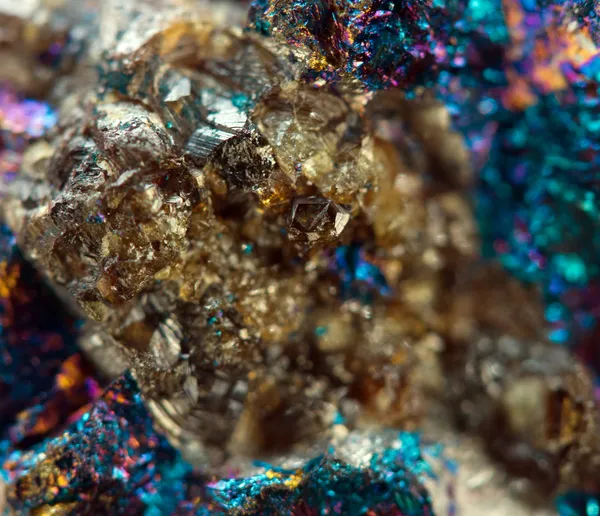 Crystal, nugget, goud, brons, koper, ijzer. macro. extreme sluiten — Stockfoto