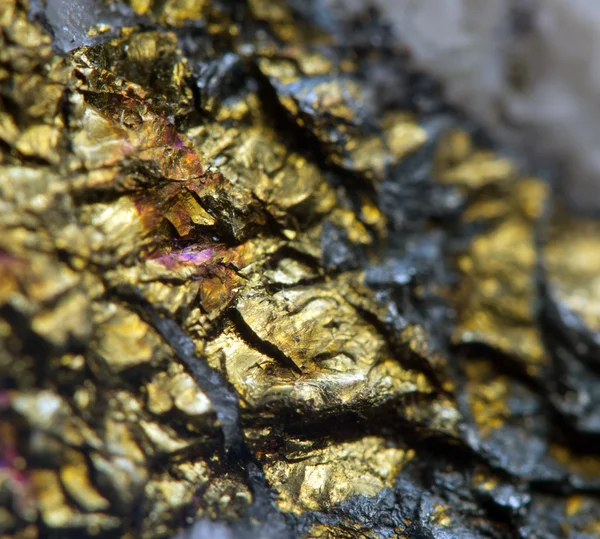 Crystal,nugget, gold, bronze, copper, iron. Macro. Extreme close — Stock Photo, Image