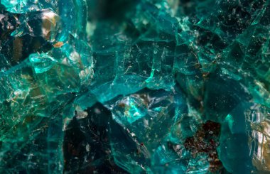 Krizokol sulu bakır silikat mineraldir. Makro