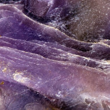 nadir silikat minerali charoite olduğunu