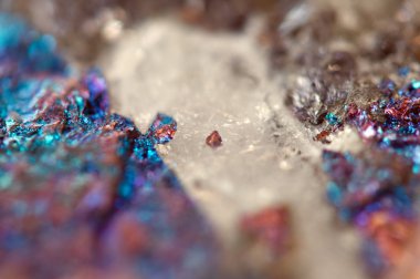 Metalik kristal nugget. Makro