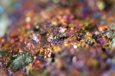 Metalik kristal nugget. Makro