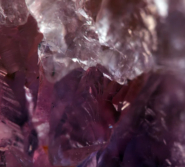 Amethyst, ein schöner abstrakter Hintergrund. Makro — Stockfoto