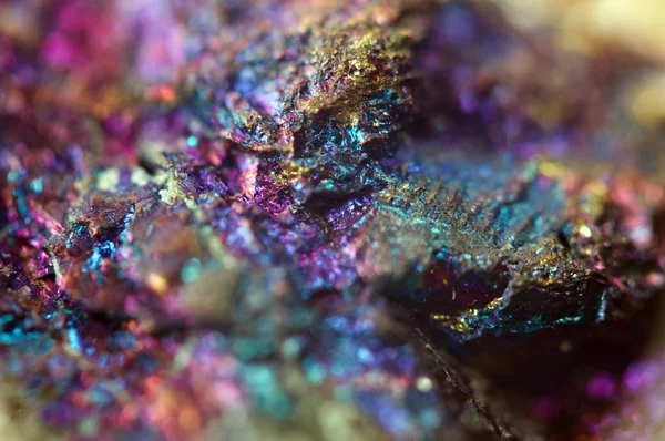 Metalliska crystal nugget. makro — Stockfoto