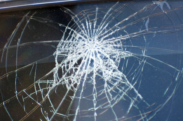 Accident, the broken glass of the car