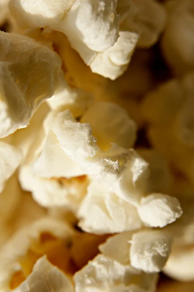 Gros plan de délicieux pop-corn fraîchement éclaté — Photo