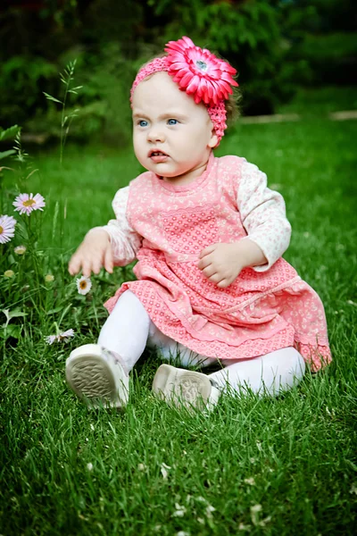 Portrait of summer toddler girl — Stock Photo, Image