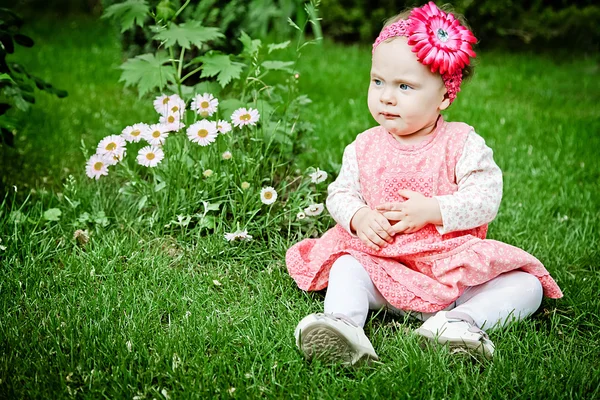 Portrait of summer toddler girl — Stock Photo, Image