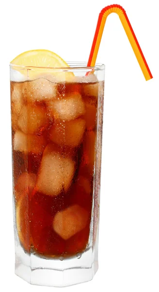 Cola com limão e gelo em um copo — Fotografia de Stock