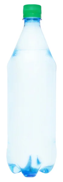 Blauwe flessen met water geïsoleerd. — Stockfoto