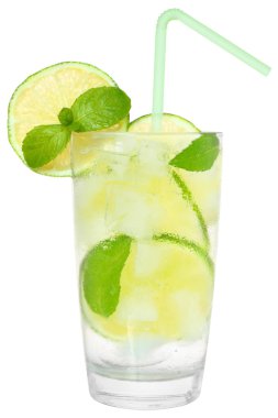 kireç ve buz küpleri ile kokteyl mojito