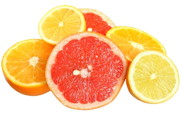 ヒープのグレープ フルーツ、レモンとオレンジをカットします。 — ストック写真
