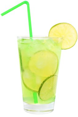 limonata limon ve buz küpleri ile