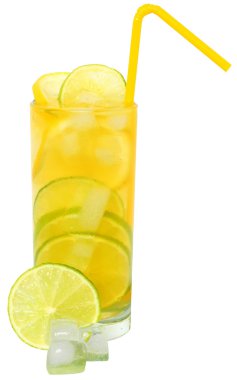 limonata limon ve buz küpleri ile