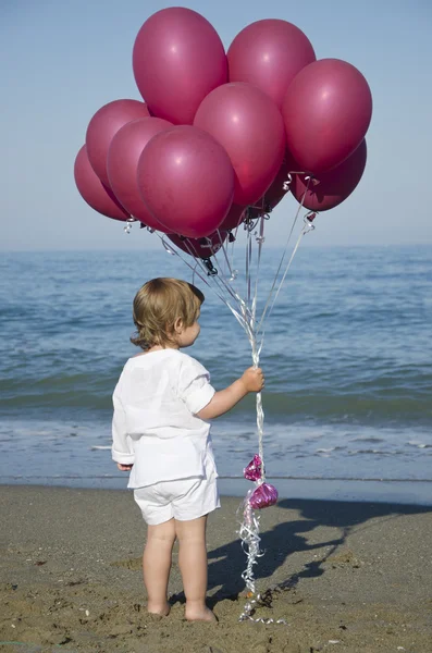 실행 풍선 행복 한 아이 — 스톡 사진
