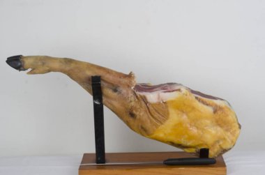 jamon , comer, comida , espaa ,carne , cortar , cocinar , aperirivo, mediteranio,  dieta , tocino , pata , jabvali 