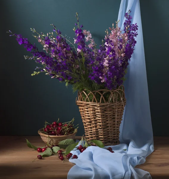 Wild flowers in vase — Stock Photo, Image