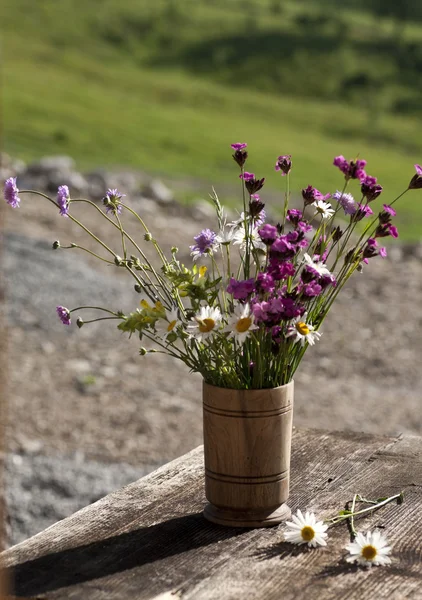 vahşi doğal çiçek buketi