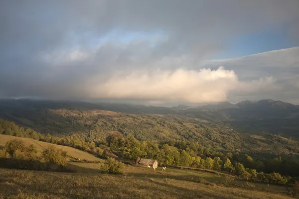 Paysage avec montagnes — Photo