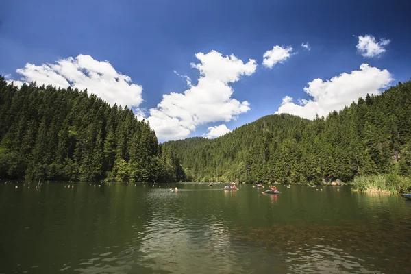 Lago de montaña — Foto de Stock