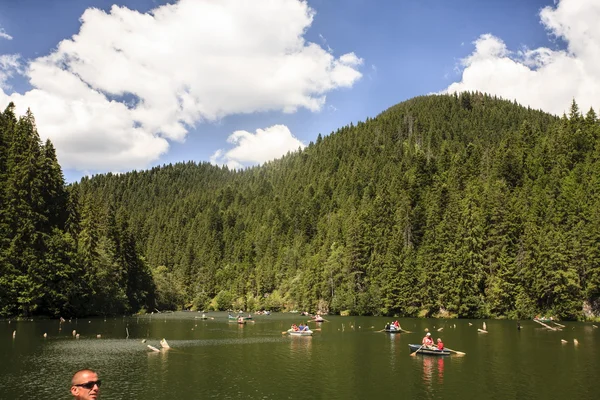 Lago de montaña — Foto de Stock