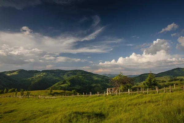 Paysage de montagnes majestueux — Photo