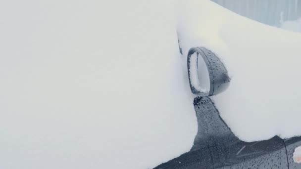 Pokryte Śniegiem Lusterko Wsteczne Stronie Nowoczesnych Samochodów — Wideo stockowe