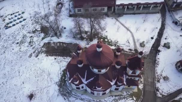 Légi drón kilátás templom Condrita kolostor télen — Stock videók
