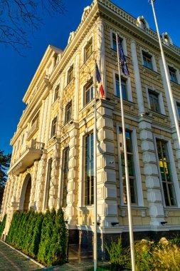 CHISINAU, MOLDOVA - 23 Ekim 2020: Modern ev binası. Modern İnşaat Mimarisi