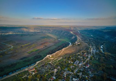 Moldova Cumhuriyeti'ndeki Eski Orhei Manastırı. Havadan görünüm