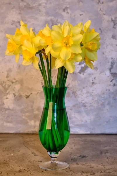 Spring Flowers Yellow Daffodils Vase Gray Background — ストック写真