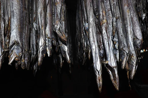 Saboroso Caldo Peixe Seco Salgado Com Suspensão Fazenda Para Colheita — Fotografia de Stock