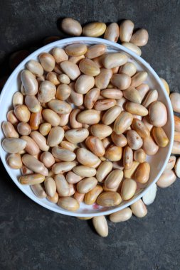 Lezzetli ve sağlıklı olgun meyveli tohumlar satışta.