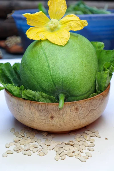 Wachskürbis Mit Blume Und Samen Zum Verkauf — Stockfoto