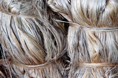 jute stokları çiftlikte suyla yıkanmak için.