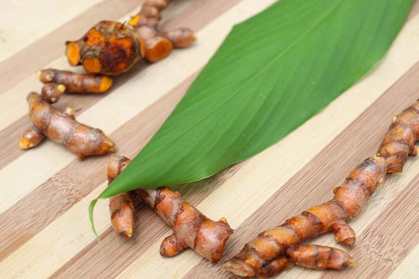 Raw Turmeric Stock Leaf Farm Harvest — Stockfoto