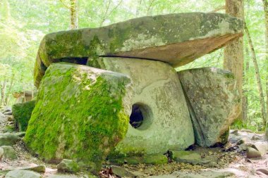Dolmen.