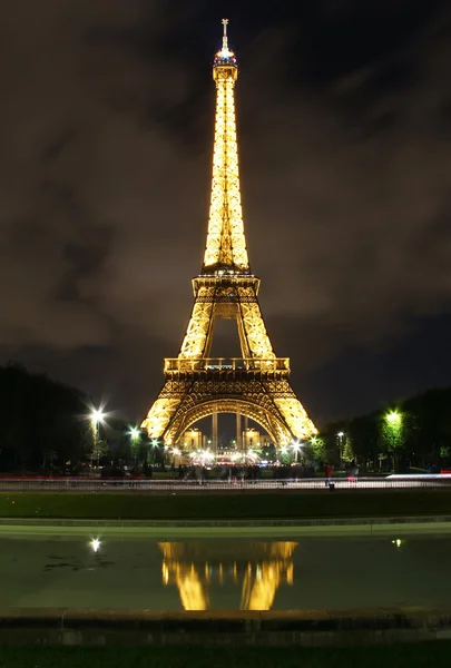 Reflexão Torre Eiffel — Fotografia de Stock