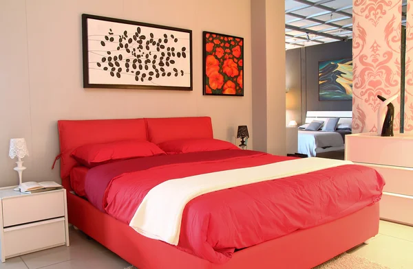 红色现代设计卧室 — 图库照片