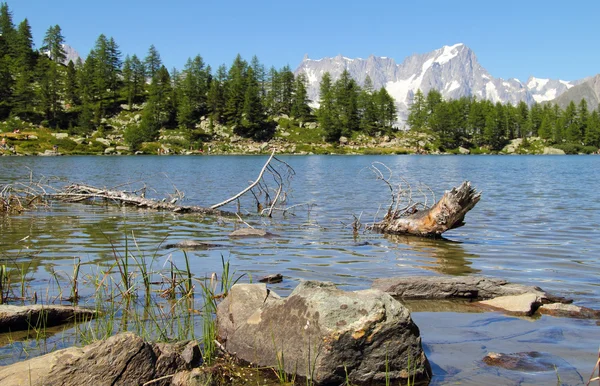 Lago alpino de Arpy — Foto de Stock